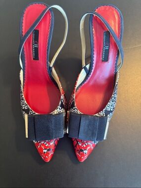 Carolina Herrera Red Black Floral Pointed Toe Slingback Pumps
